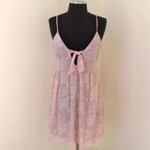 NWT! Tobi Size L Blush Dress With tie knot - Picture 1 of 8